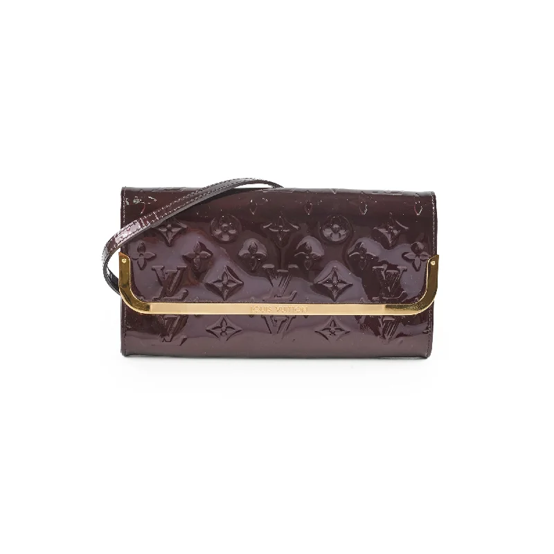 Louis Vuitton Vernis Clutch Amarante