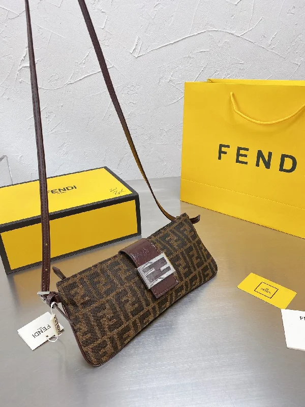 EN   Designer bags by Fendi 113