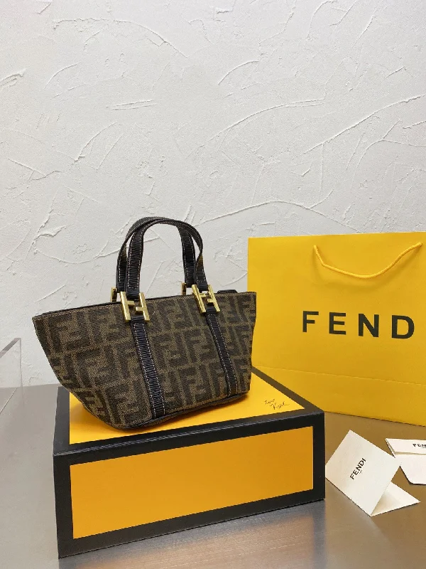 EN   Designer bags by Fendi 105