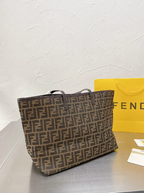 EN   Designer bags by Fendi 124